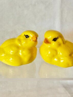 Lot 2 Farmhouse Glazed Ceramic Yellow Baby Chicks Figurine Hand Paint Vtg Easter